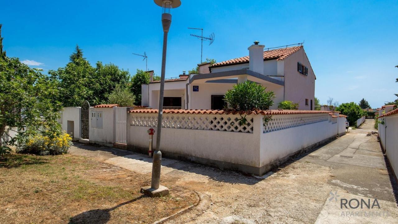 Rona Apartments Lavanda And Lipa Barbariga Exterior photo
