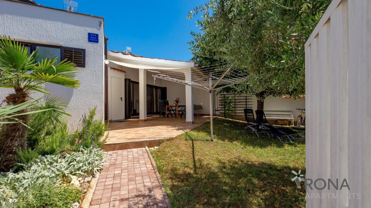 Rona Apartments Lavanda And Lipa Barbariga Exterior photo