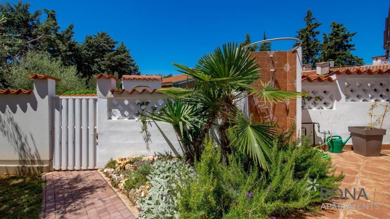 Rona Apartments Lavanda And Lipa Barbariga Exterior photo