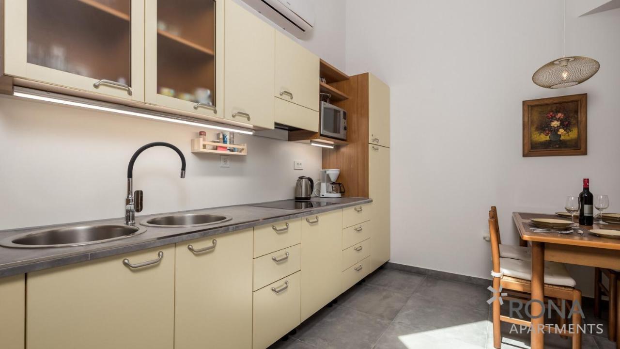 Rona Apartments Lavanda And Lipa Barbariga Exterior photo